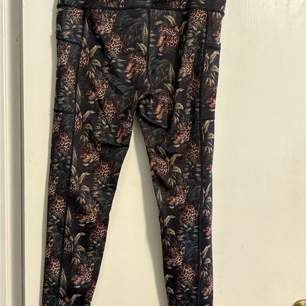 FL CVG - Leopard Print Leggings